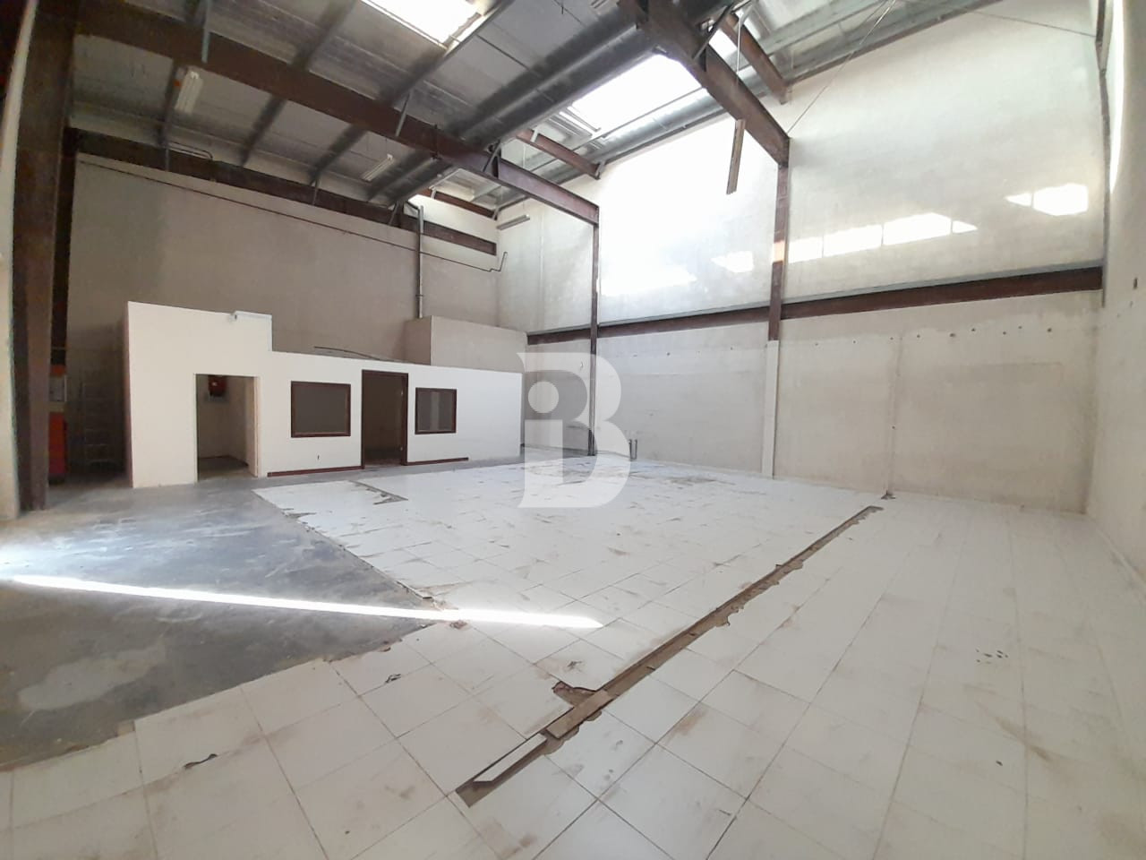 Only 150 k yearly 1865 Sqft Warehouse in DIP