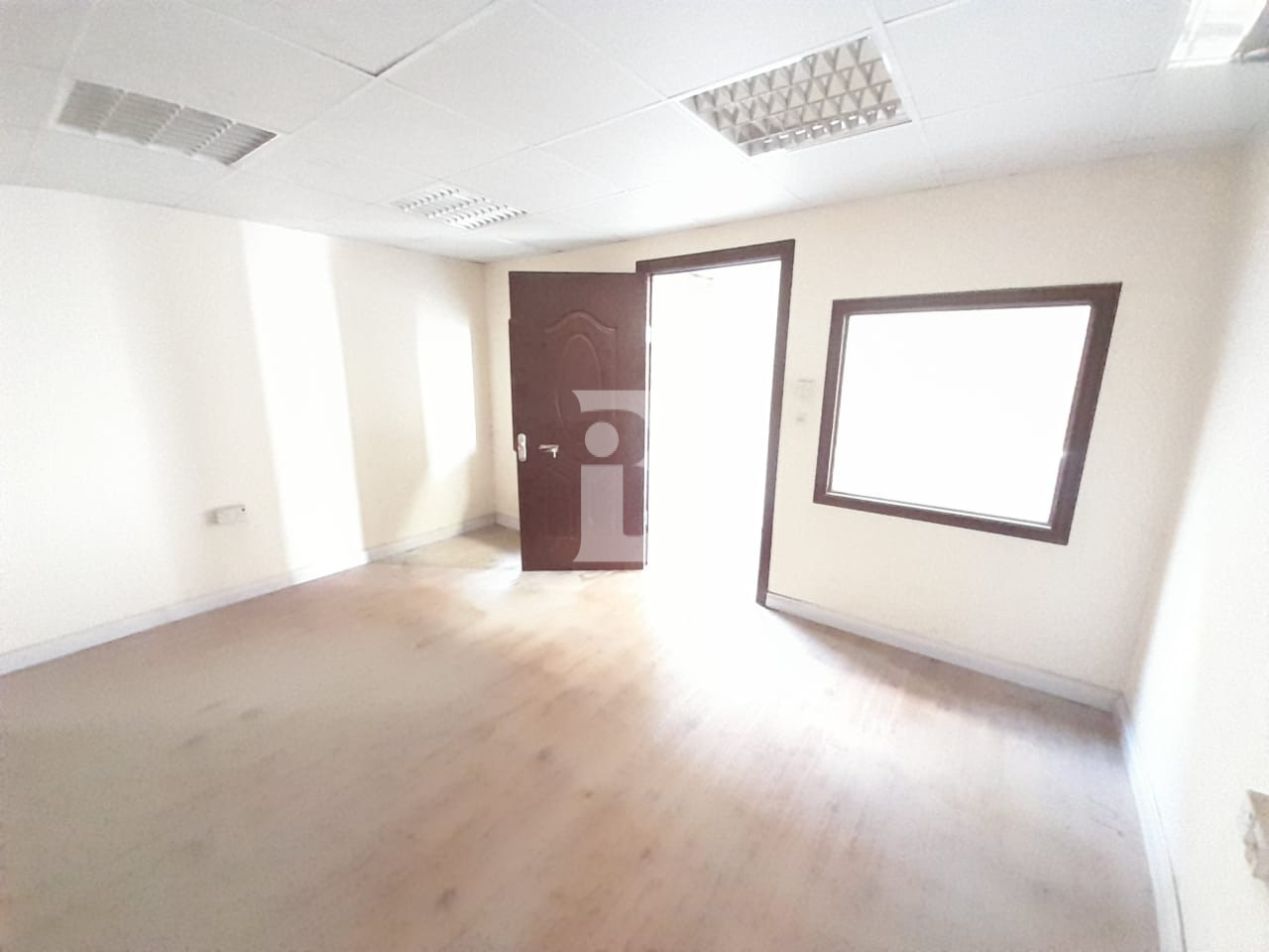 Only 150 k yearly 1865 Sqft Warehouse in DIP