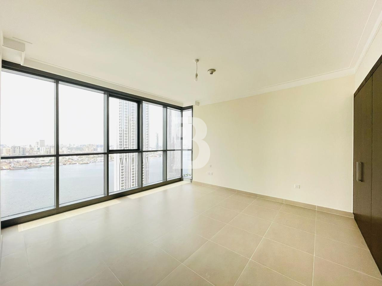 Premium Waterfront |MidFloor Unit |HighEnd Living