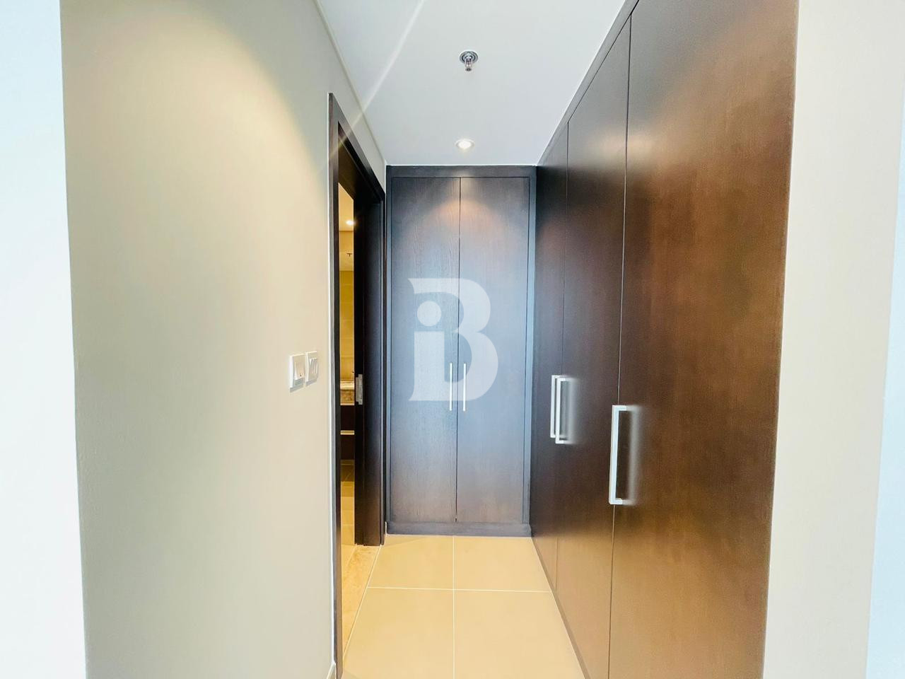 Premium Waterfront |MidFloor Unit |HighEnd Living