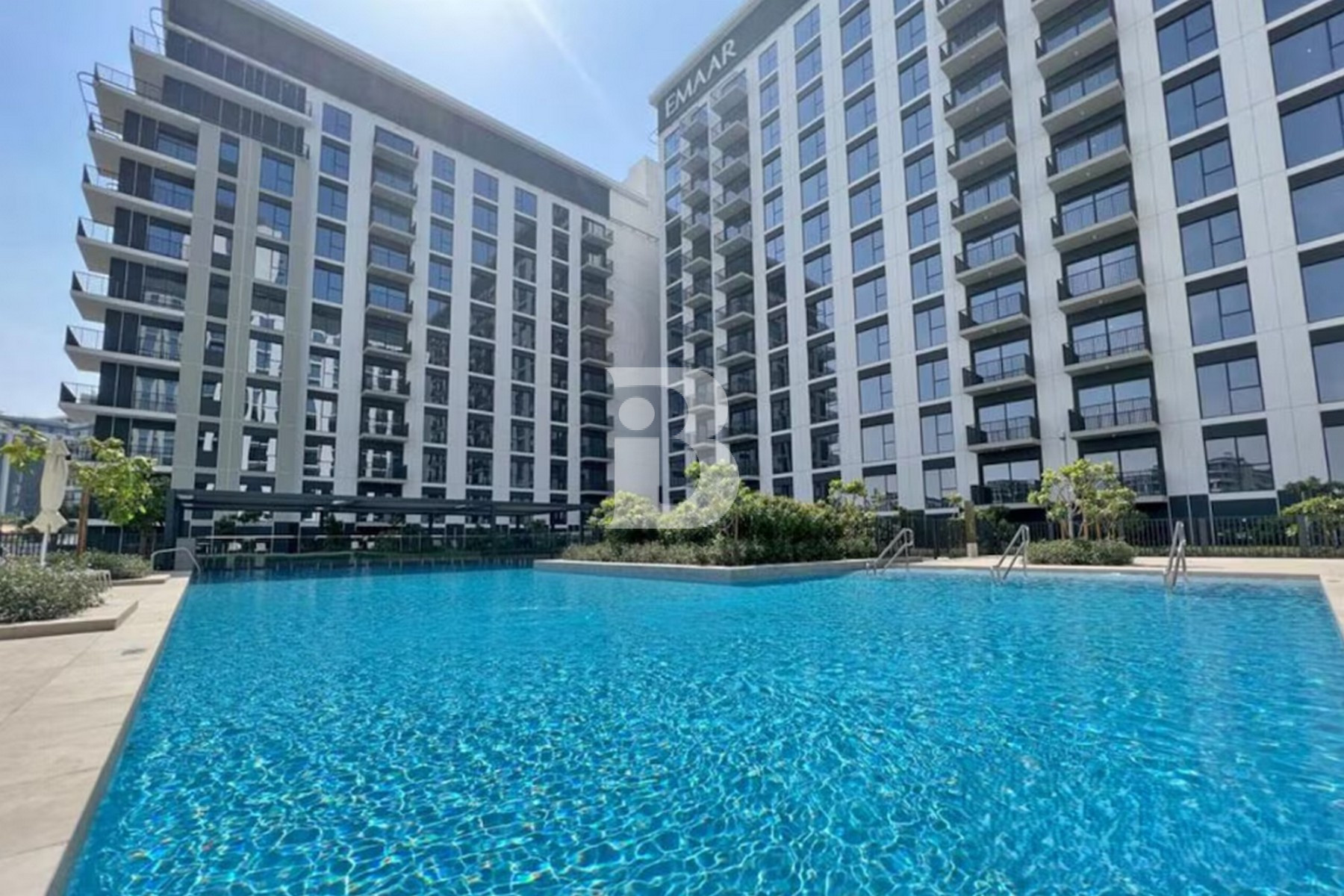 Luxury Living 1BR | Park Access | Vacant