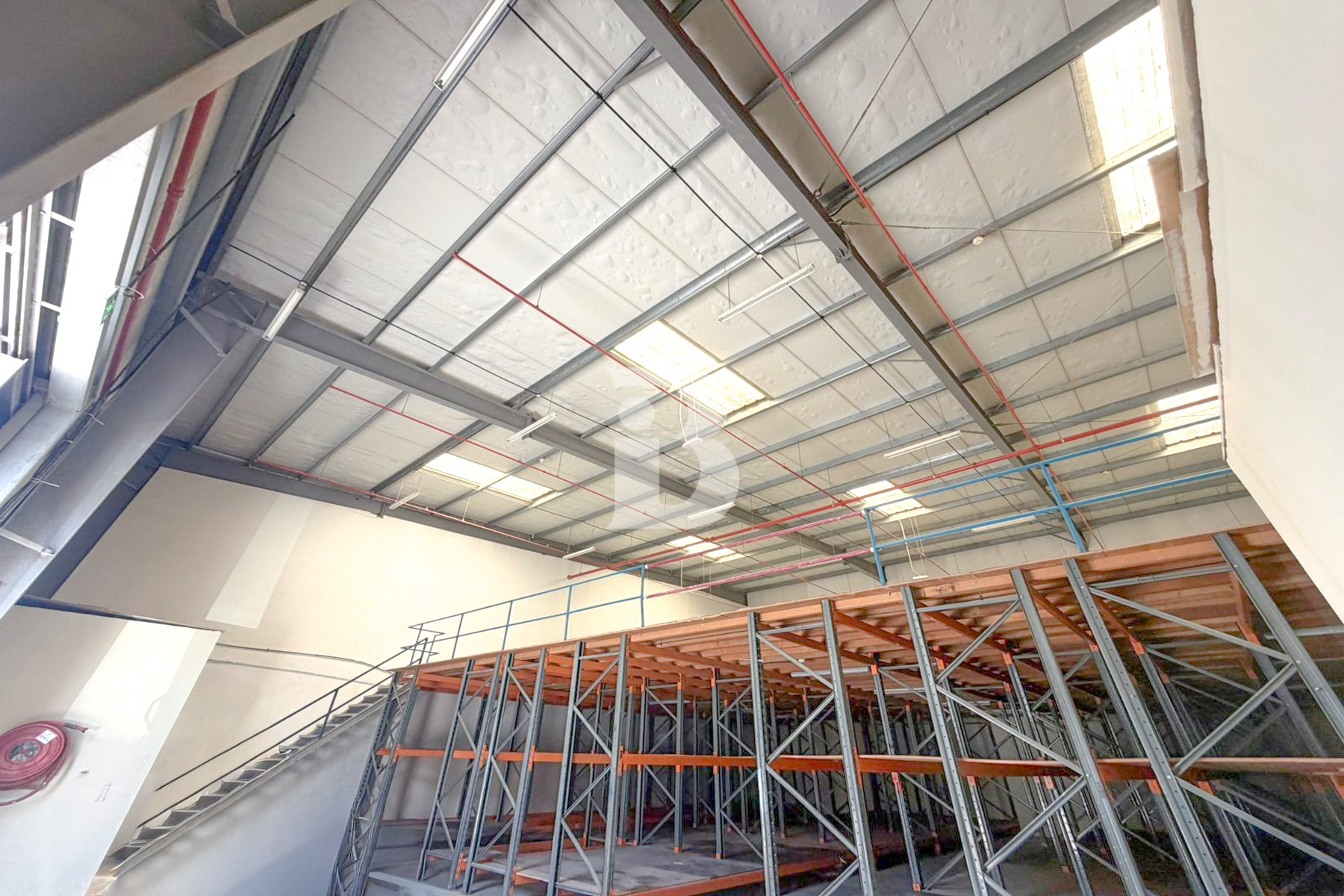 Free Mezzanine 3650 sqft Ground warehouse in DIP