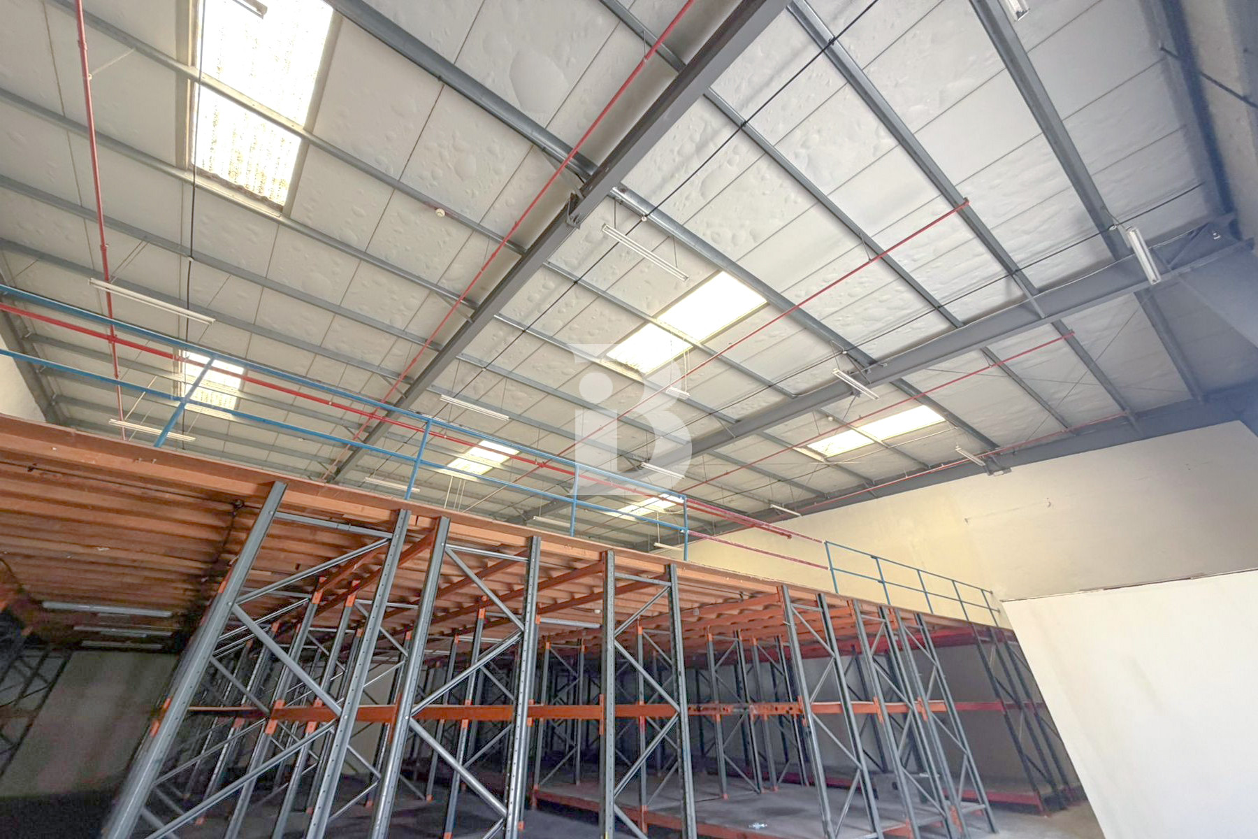 Free Mezzanine 3650 sqft Ground warehouse in DIP