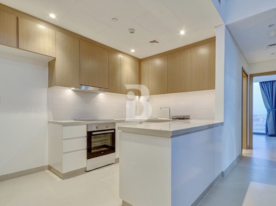 Sea View | Spacious &amp; Bright | Vacant