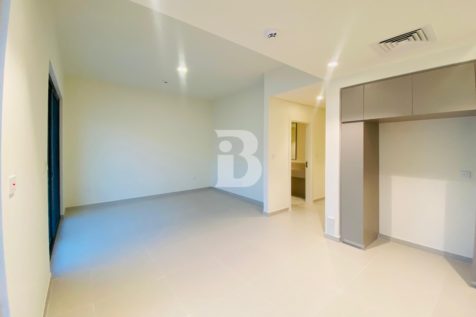 READY TO MOVE | LANDSCAPED | CLOSE TO AMENITIES