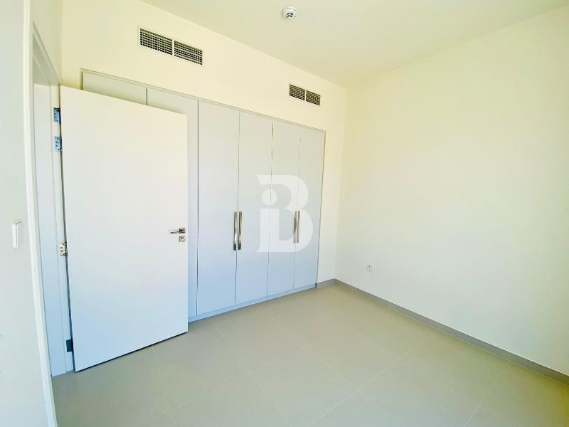 READY TO MOVE | LANDSCAPED | INFRONT OF AMENITIES
