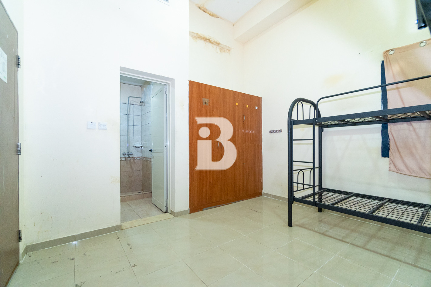 49 rooms in  Labor Camp | DIP 1