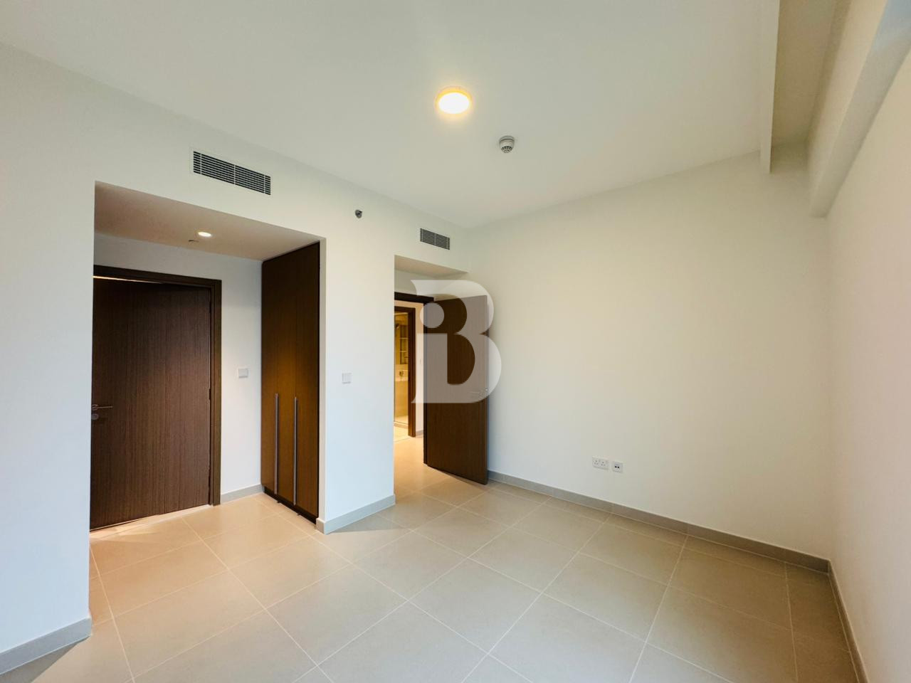 BEACH ACCESS | CORNER SPACIOUS LAYOUT | LUXURIOUS