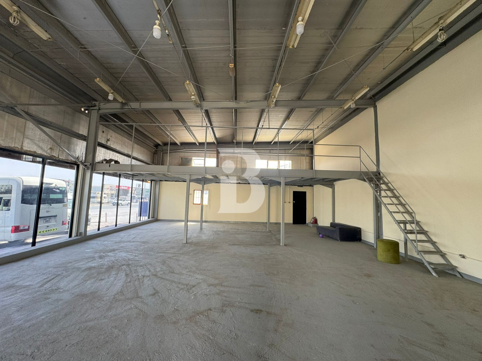 Standalone Showroom | High Visibility | 100 kW