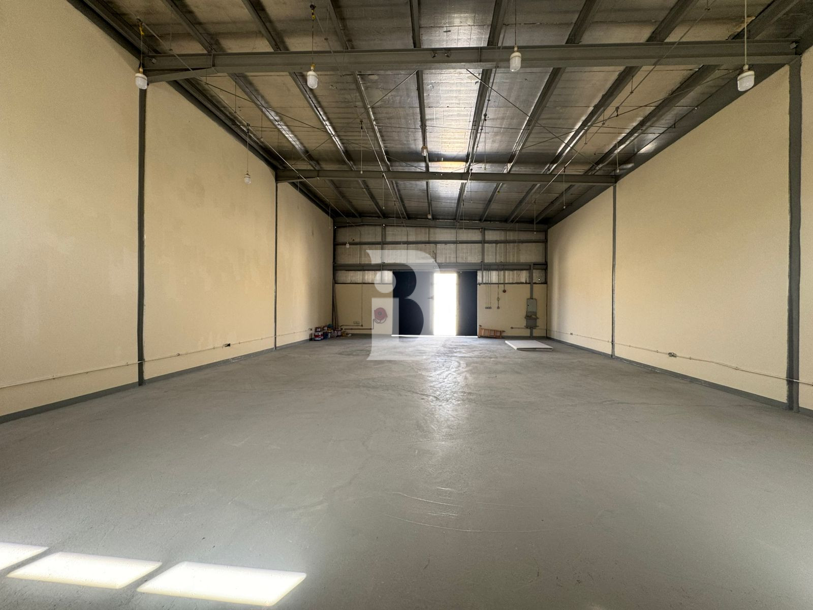 Standalone Showroom | High Visibility | 100 kW