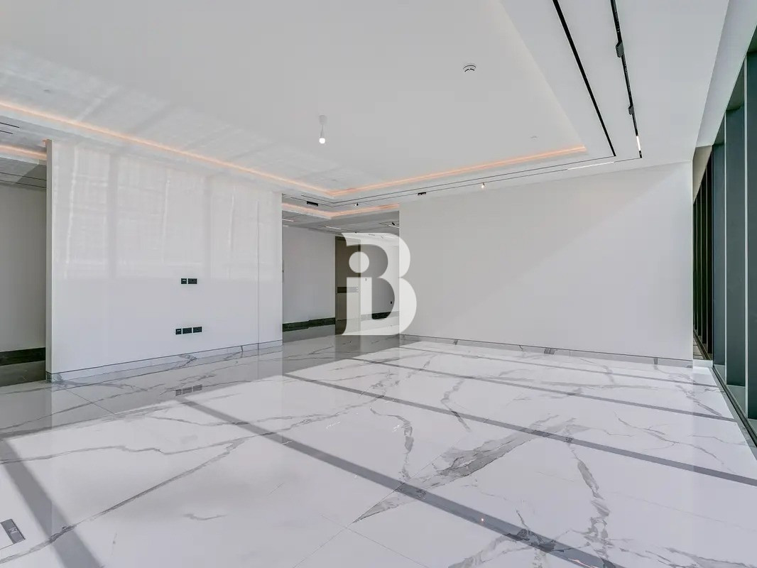 HIGHEST FLOOR I VACANT I MOTIVATED OWNER