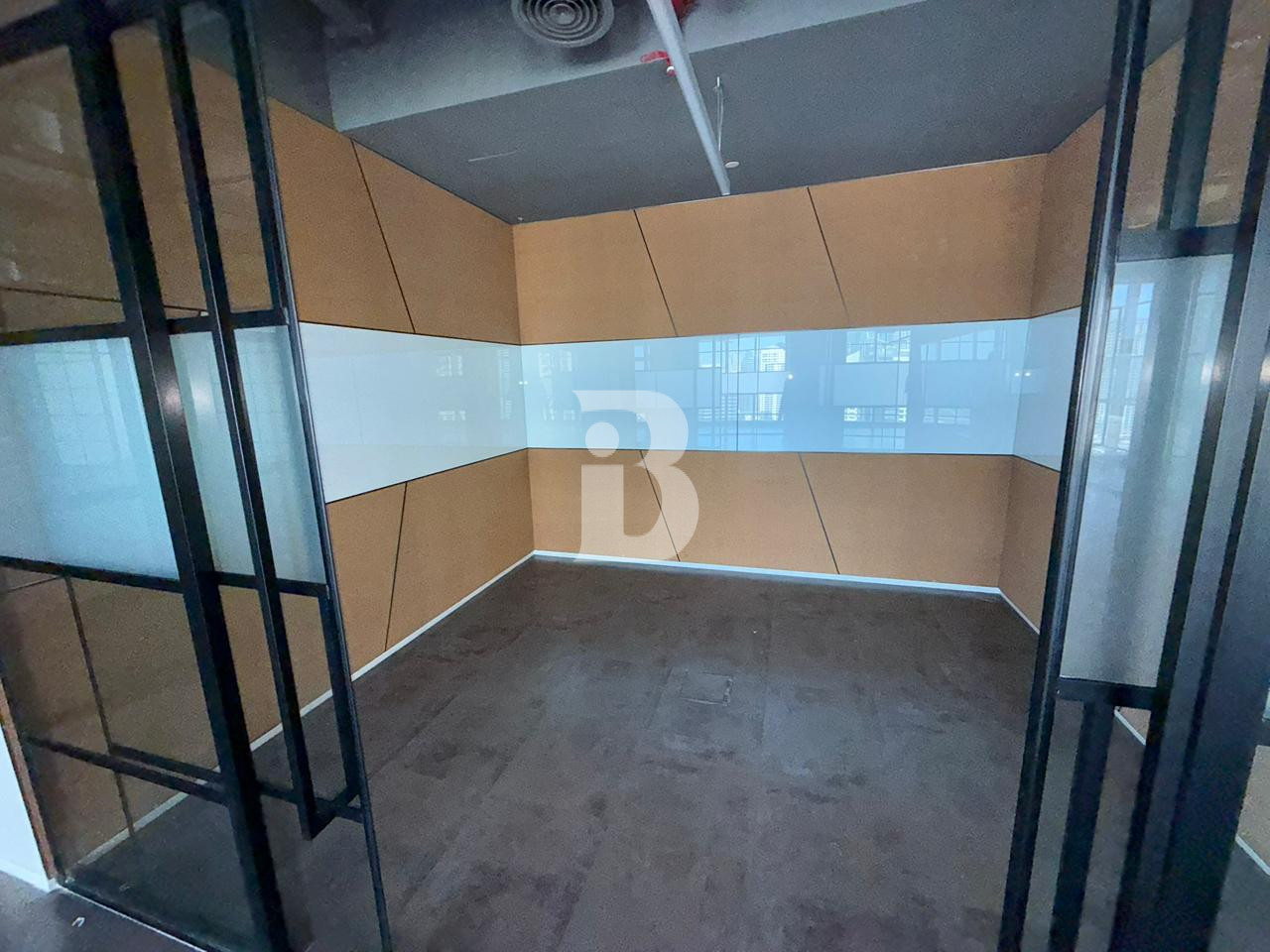 Grade A | Fitted | Ready to Move | 9 Parkings