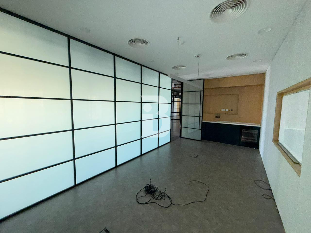 Grade A | Fitted | Ready to Move | 9 Parkings