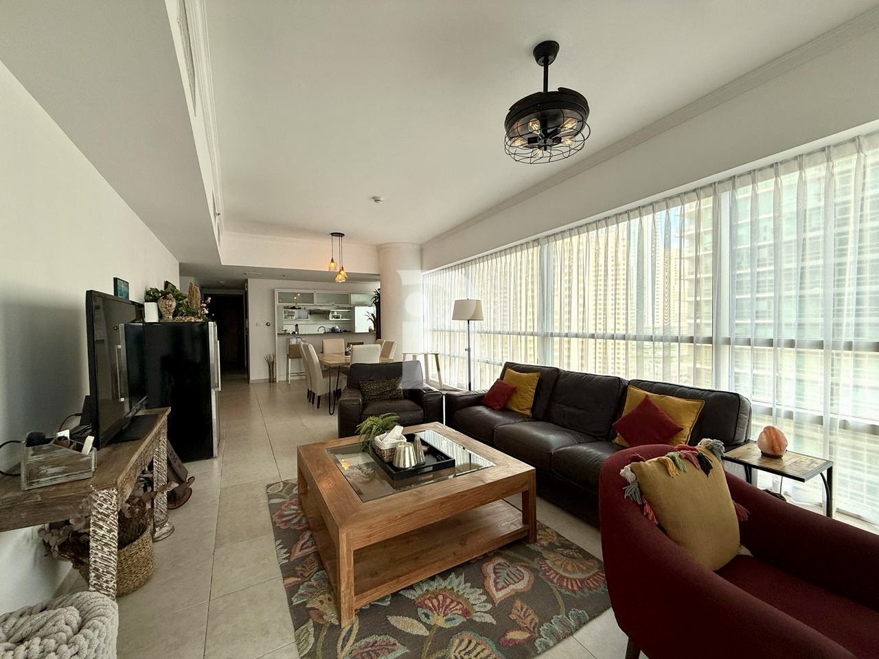 Canal &amp; Marina skyline views | Spacious Unit