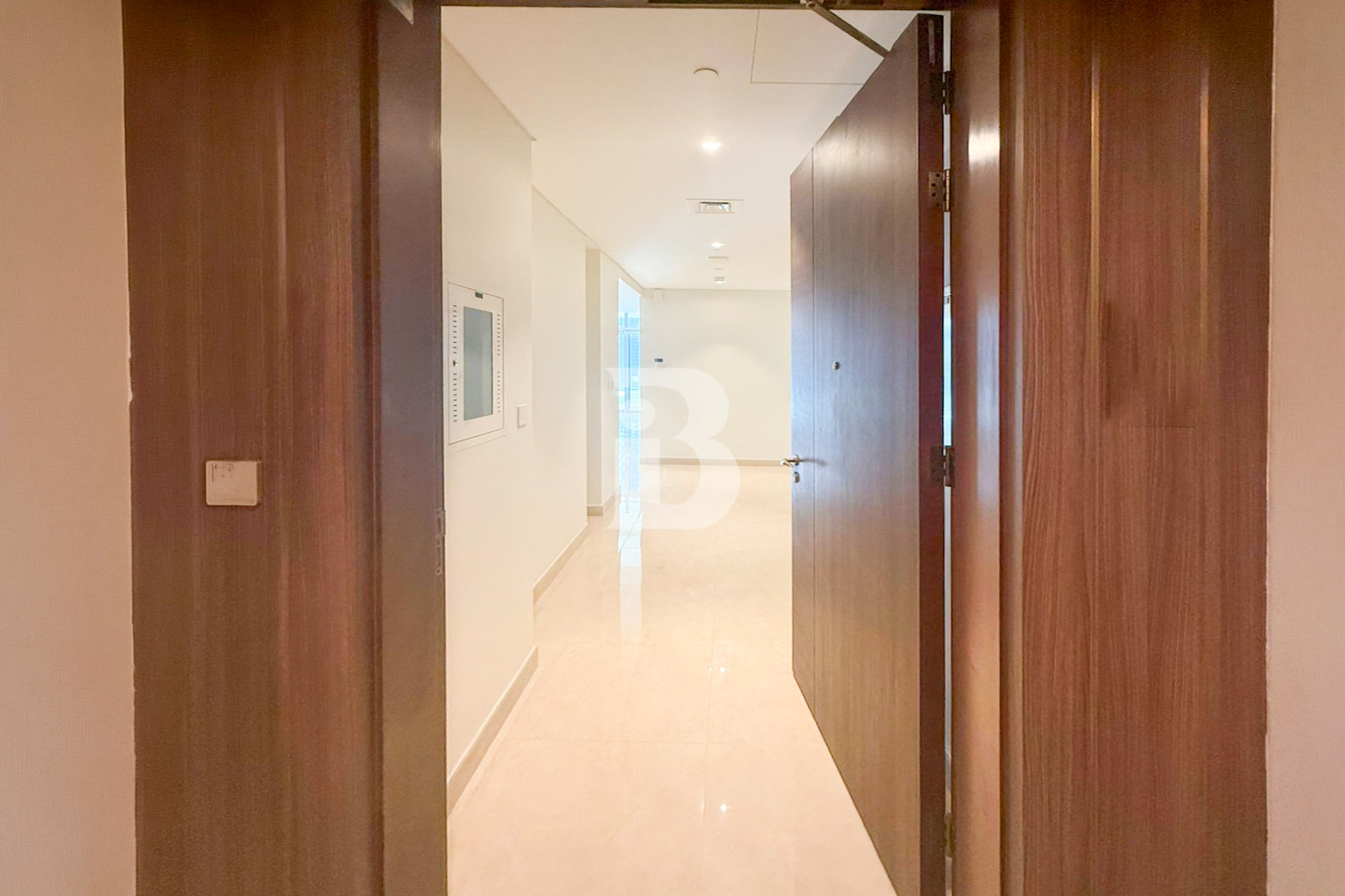 BRAND NEW | SPACIOUS | READY TO MOVE IN