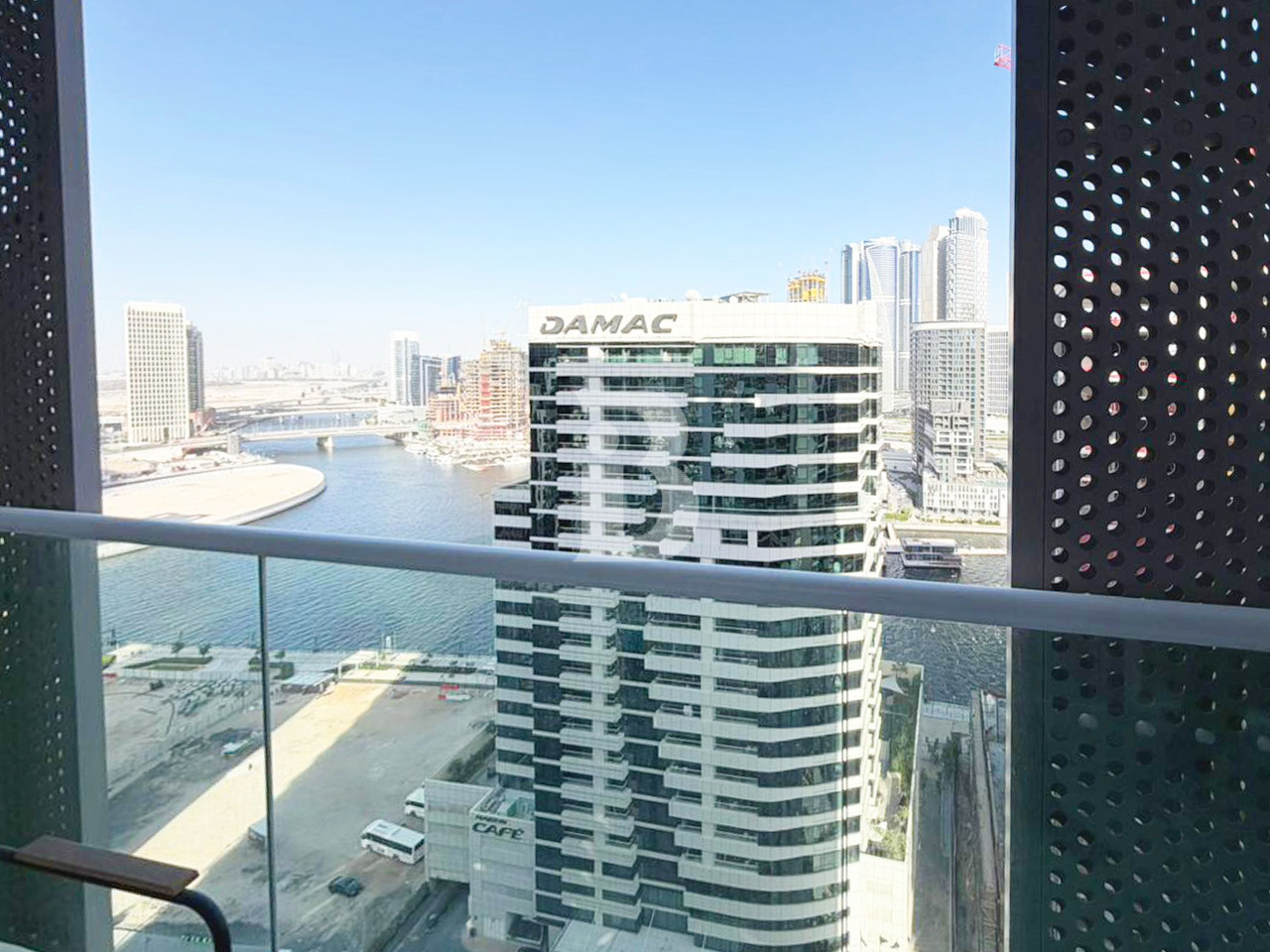 FULLY FURNISHED | CANAL VIEW | SPACIOUS