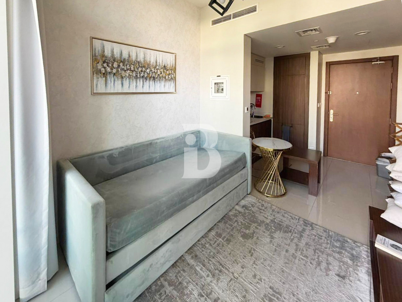 FULLY FURNISHED | CANAL VIEW | SPACIOUS