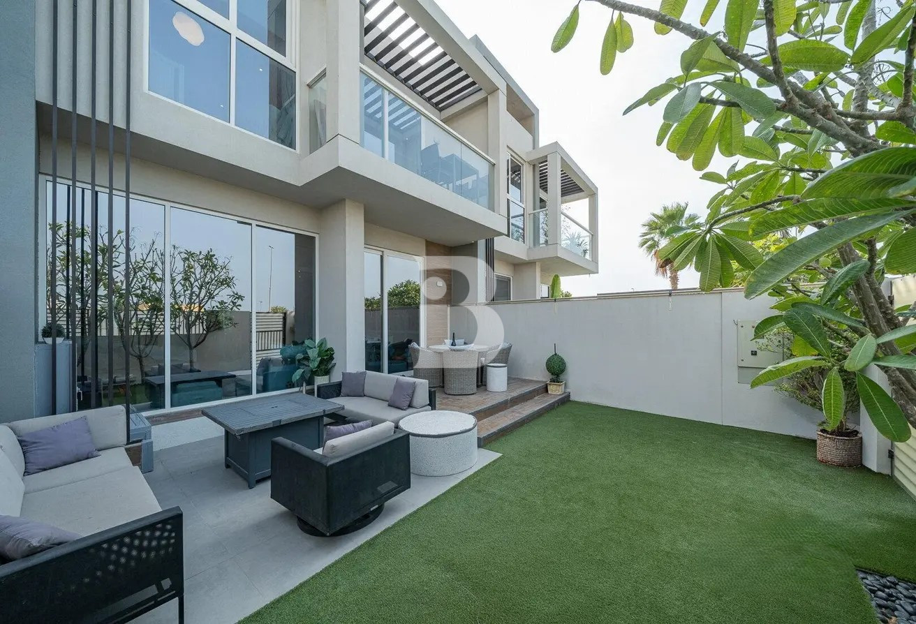 Great Condition | Spacious 4BR | Prime Location