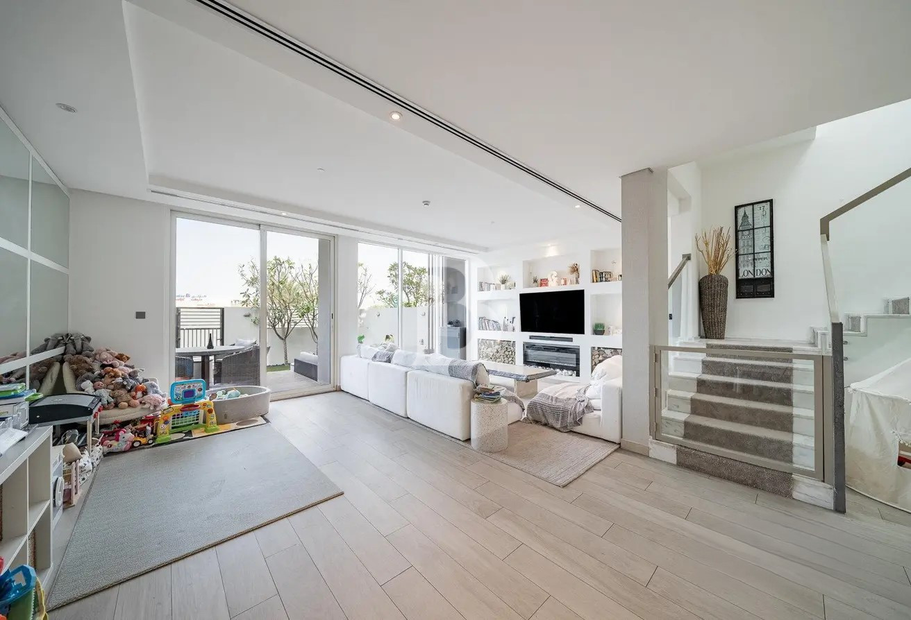 Great Condition | Spacious 4BR | Prime Location