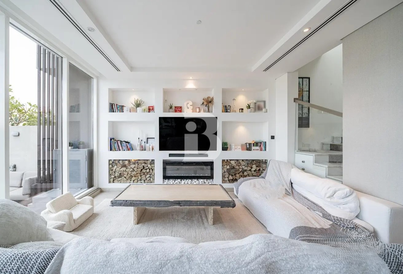 Great Condition | Spacious 4BR | Prime Location