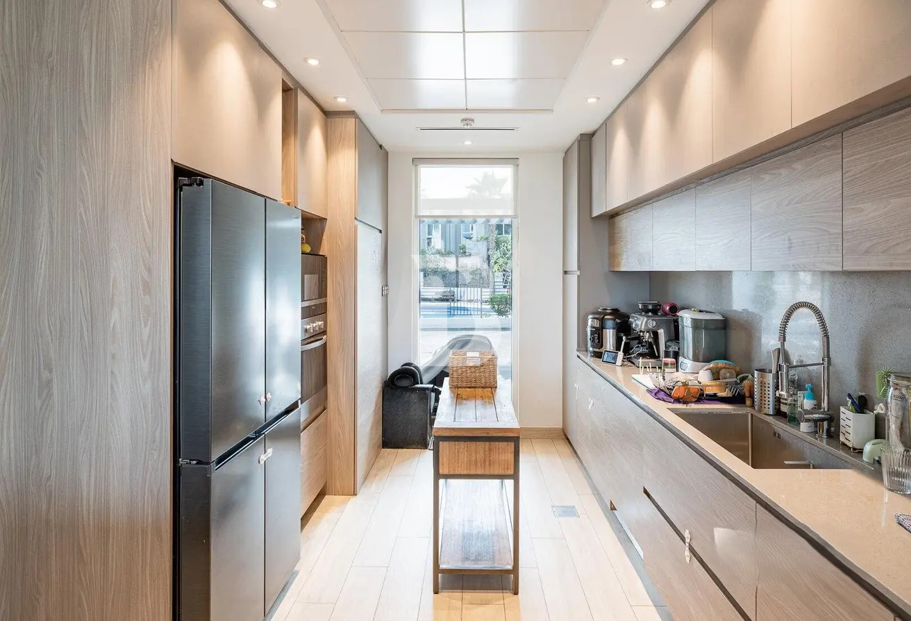 Great Condition | Spacious 4BR | Prime Location