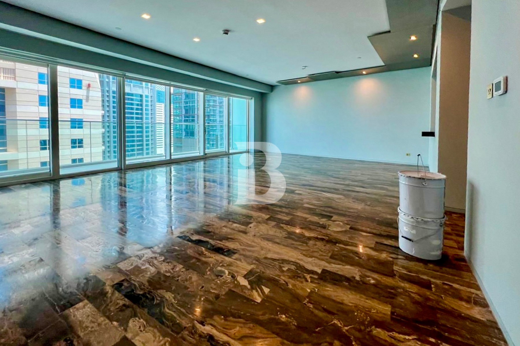 Sea &amp; Palm Views | Spacious | Vacant 3