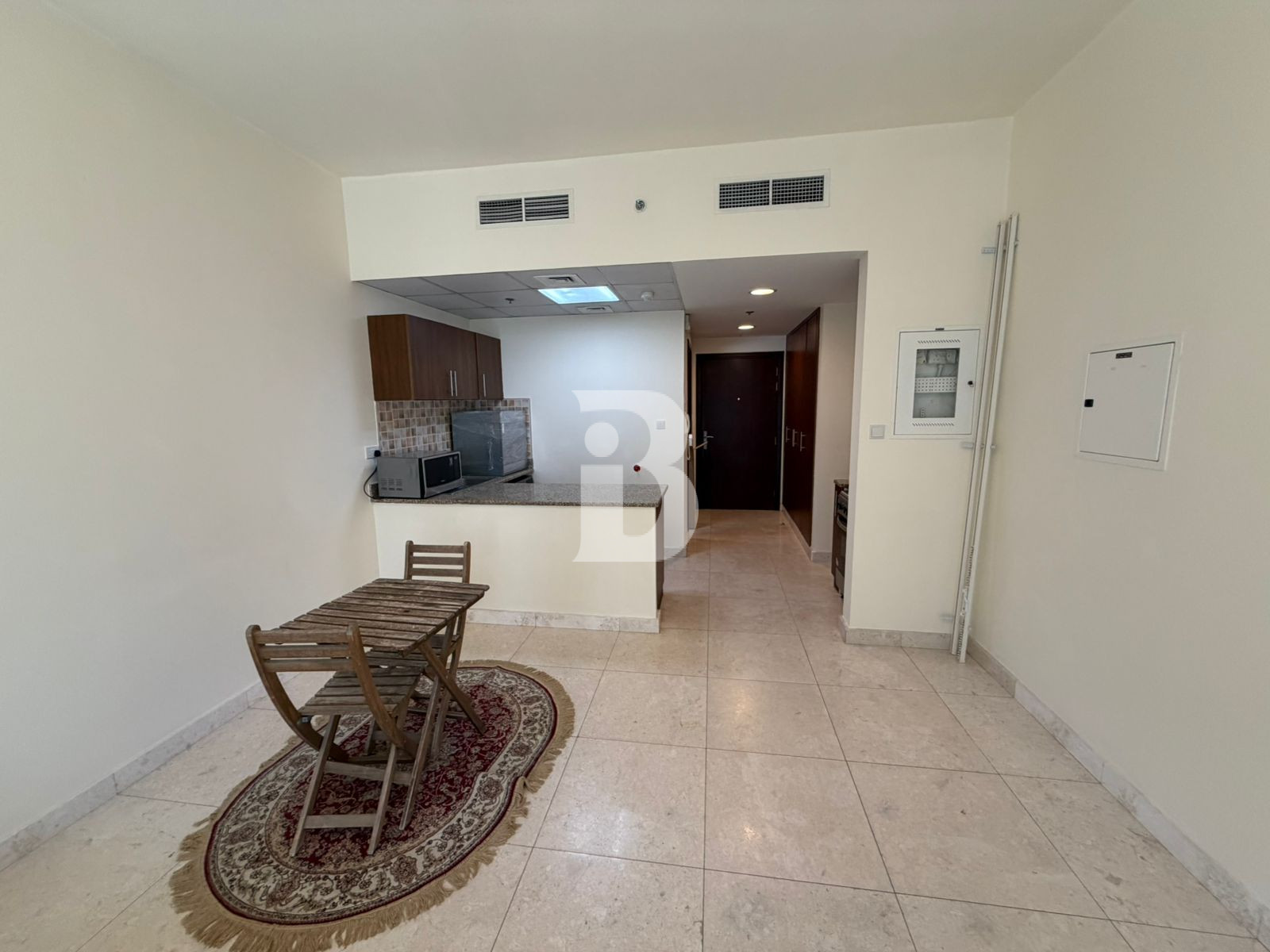 SPACIOUS | READY TO MOVE | PRIME LOCATION