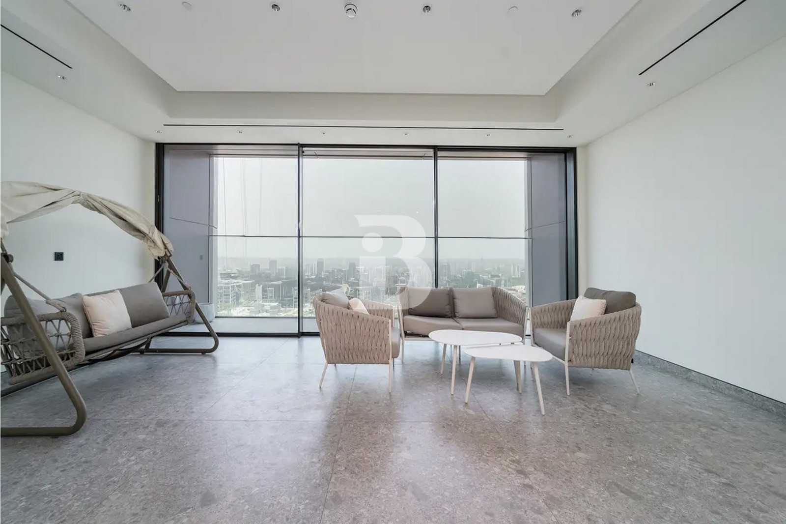 PALM VIEW I SEMI-FURNISHED I OPEN TO OFFERS