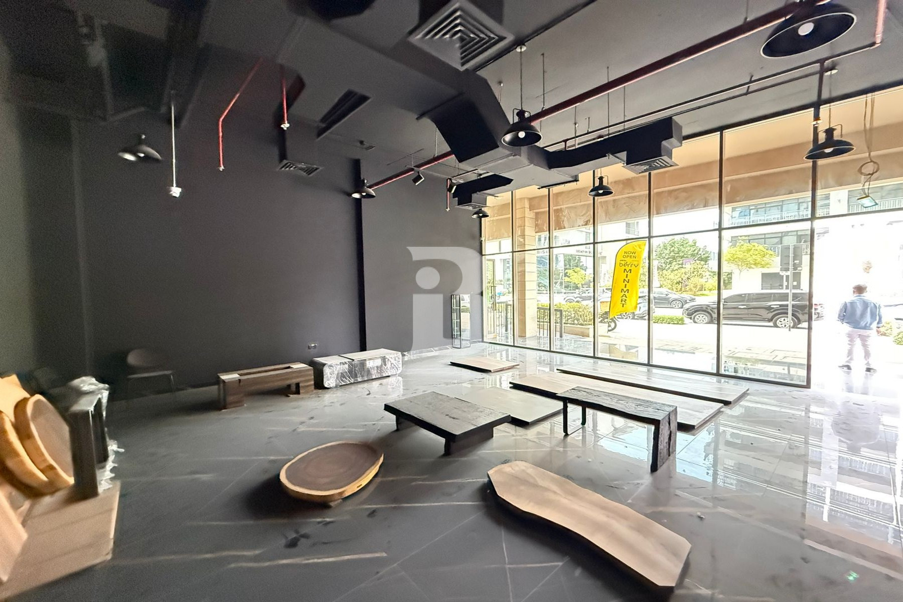Huge layout | Main Road Outlet | Prime Location 3