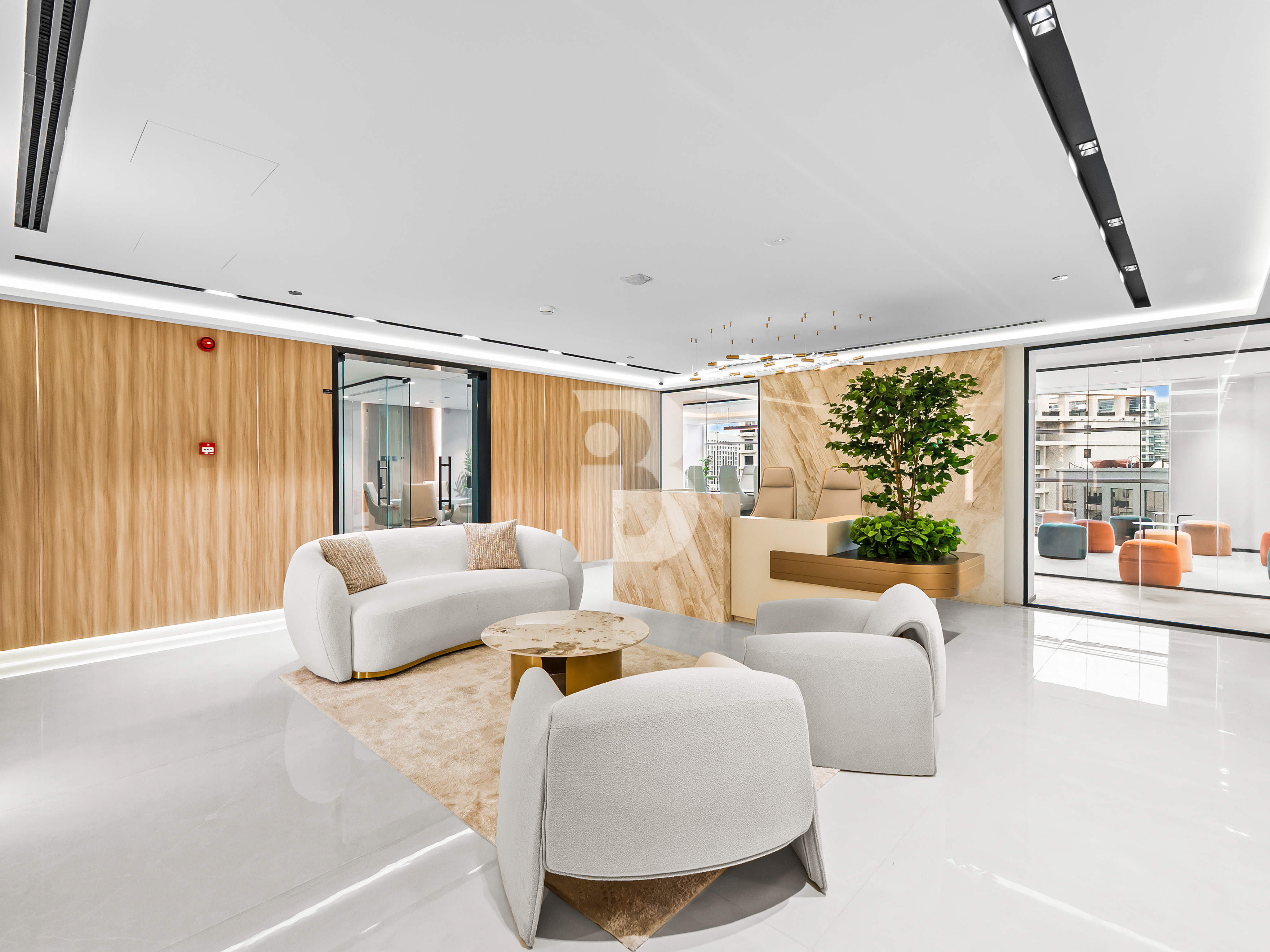 LUXURY FULLY FURNISHED | FULL FLOOR |READY TO MOVE IN