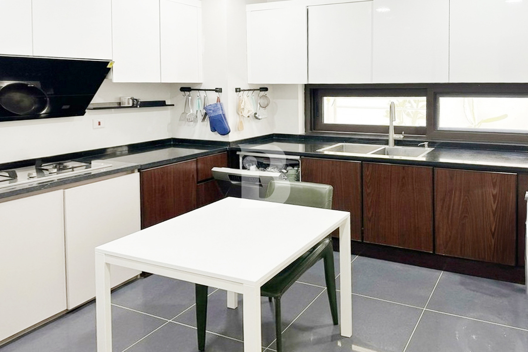 Vacant 3BR+Maid Villa | Golf View | Hot Deal
