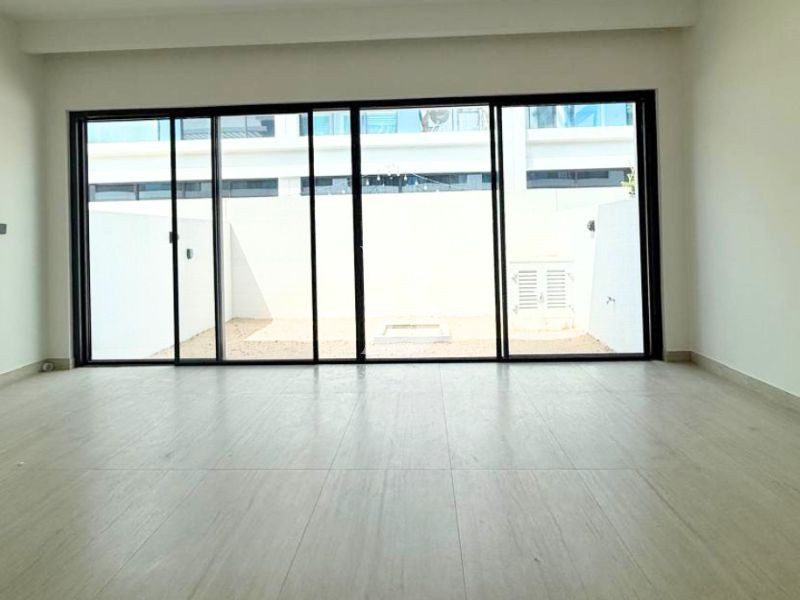 Santorini ⎮ 4 Bedroom ⎮ Ready to Move In