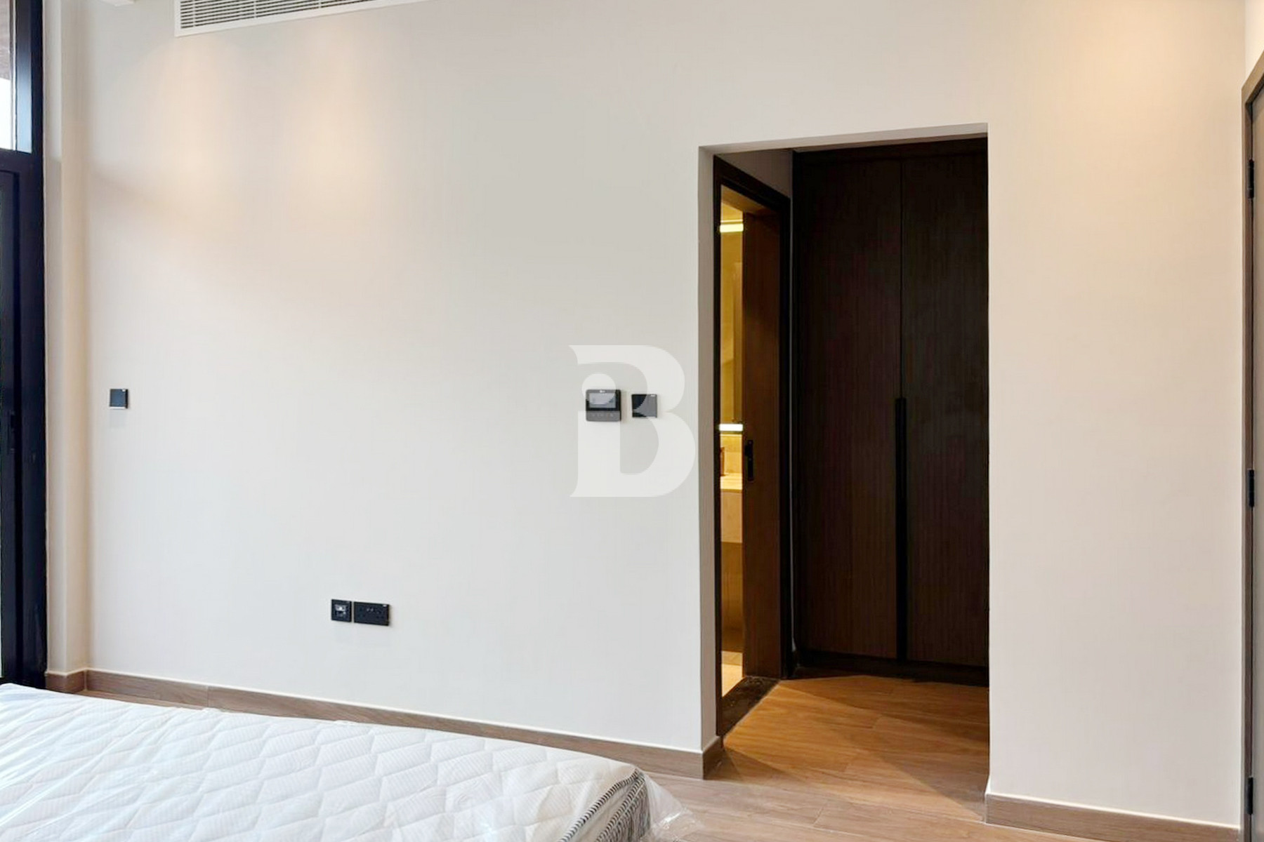 FURNISHED | LUXURY LIVING | BRAND NEW | VACANT