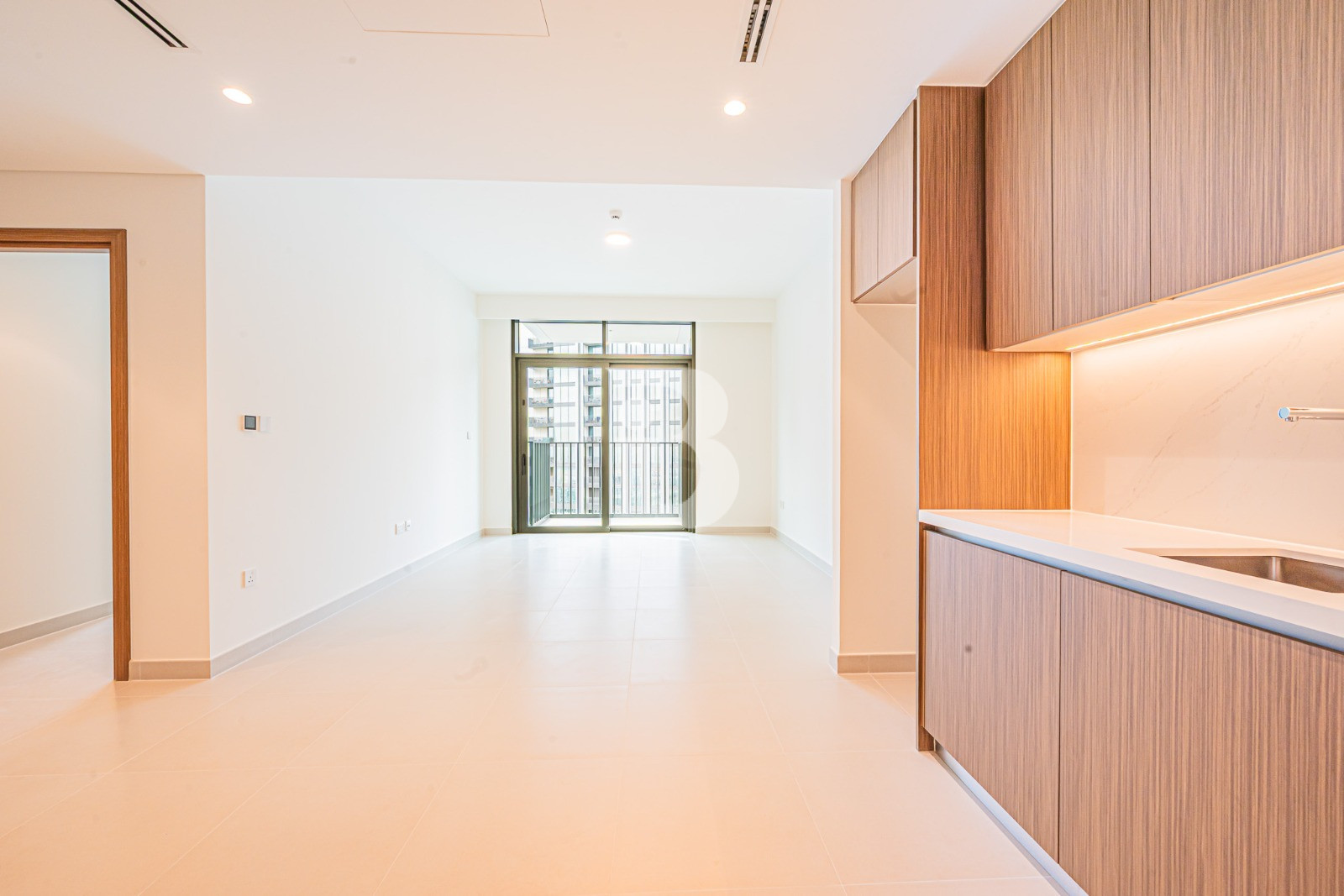 BRAND NEW | BRIGHT LAYOUT | STUNNING VIEWS