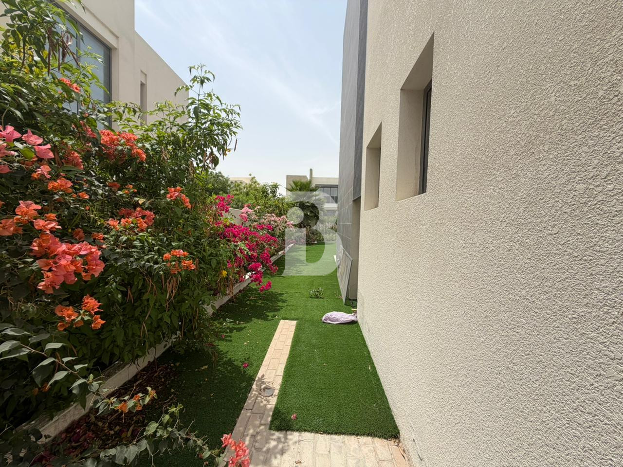 FRONT OF AMENITIES | BEAUTIFULL VILLA | VACANT
