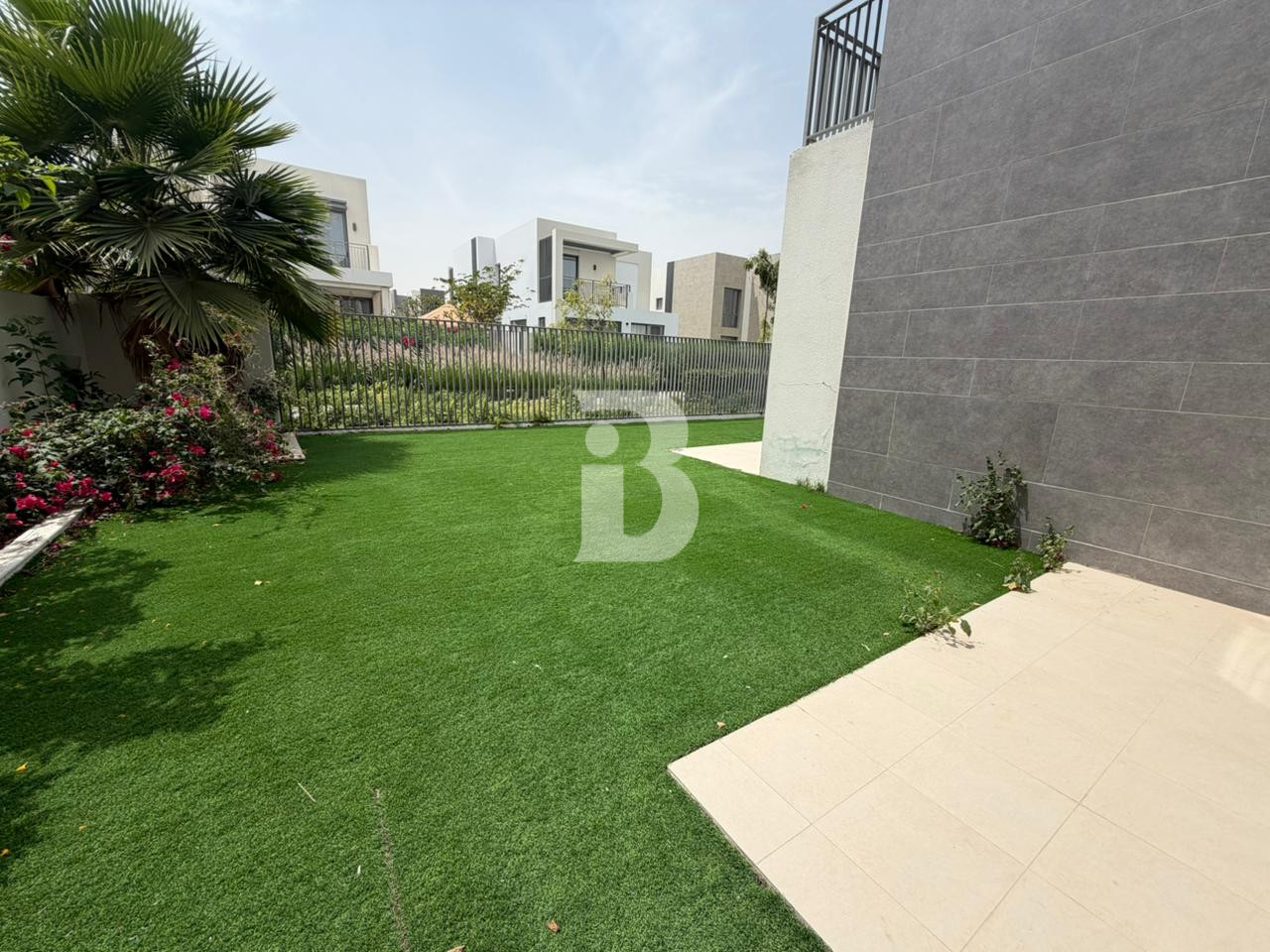 FRONT OF AMENITIES | BEAUTIFULL VILLA | VACANT