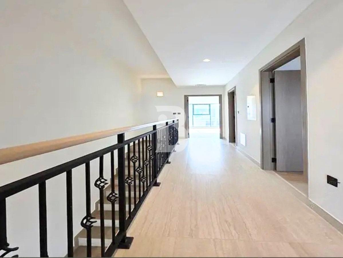 Elegant 4BR Villa in DAMAC Lagoons  | Beach Access