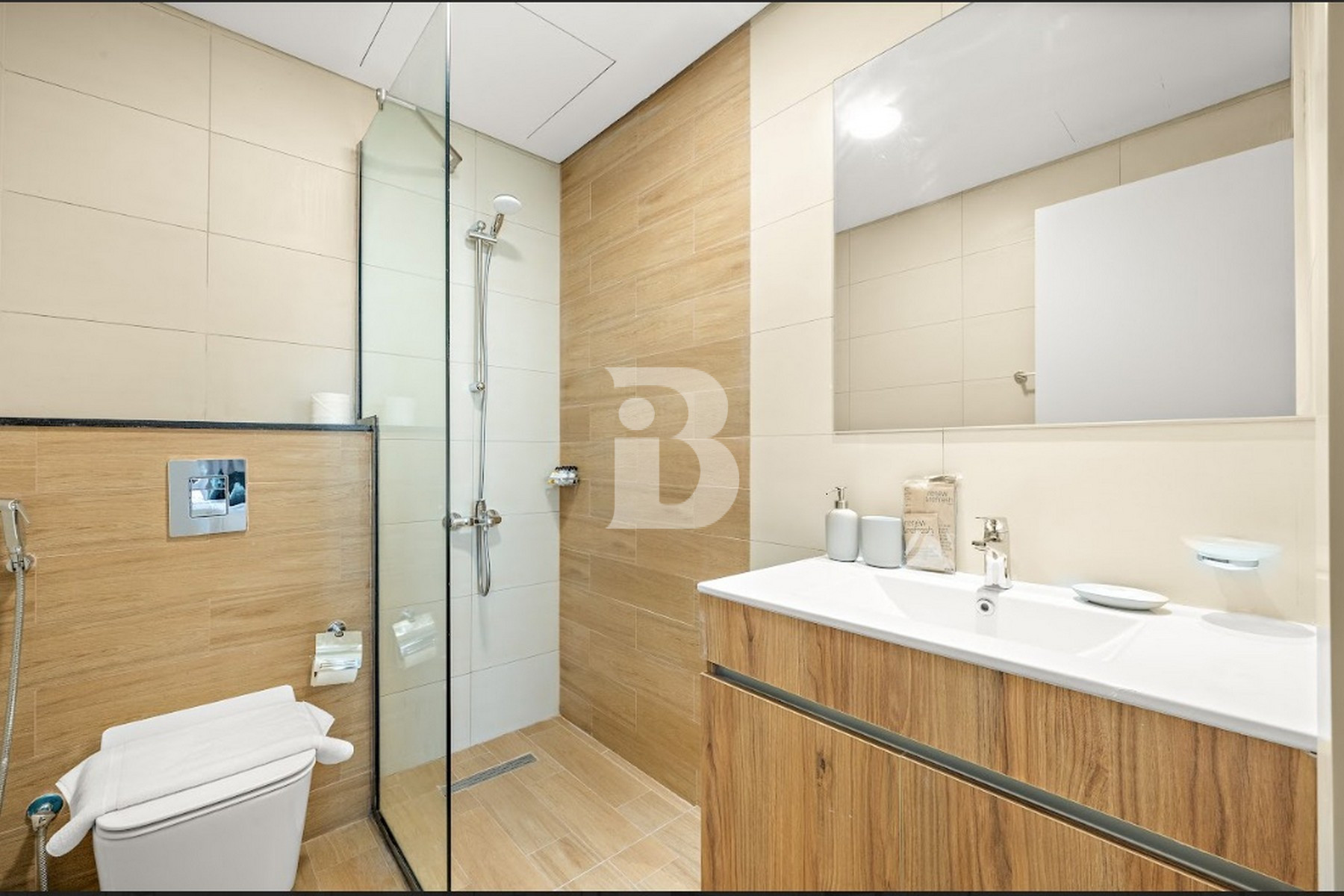 Airbnb-Style | Designer Upgraded | Canal View