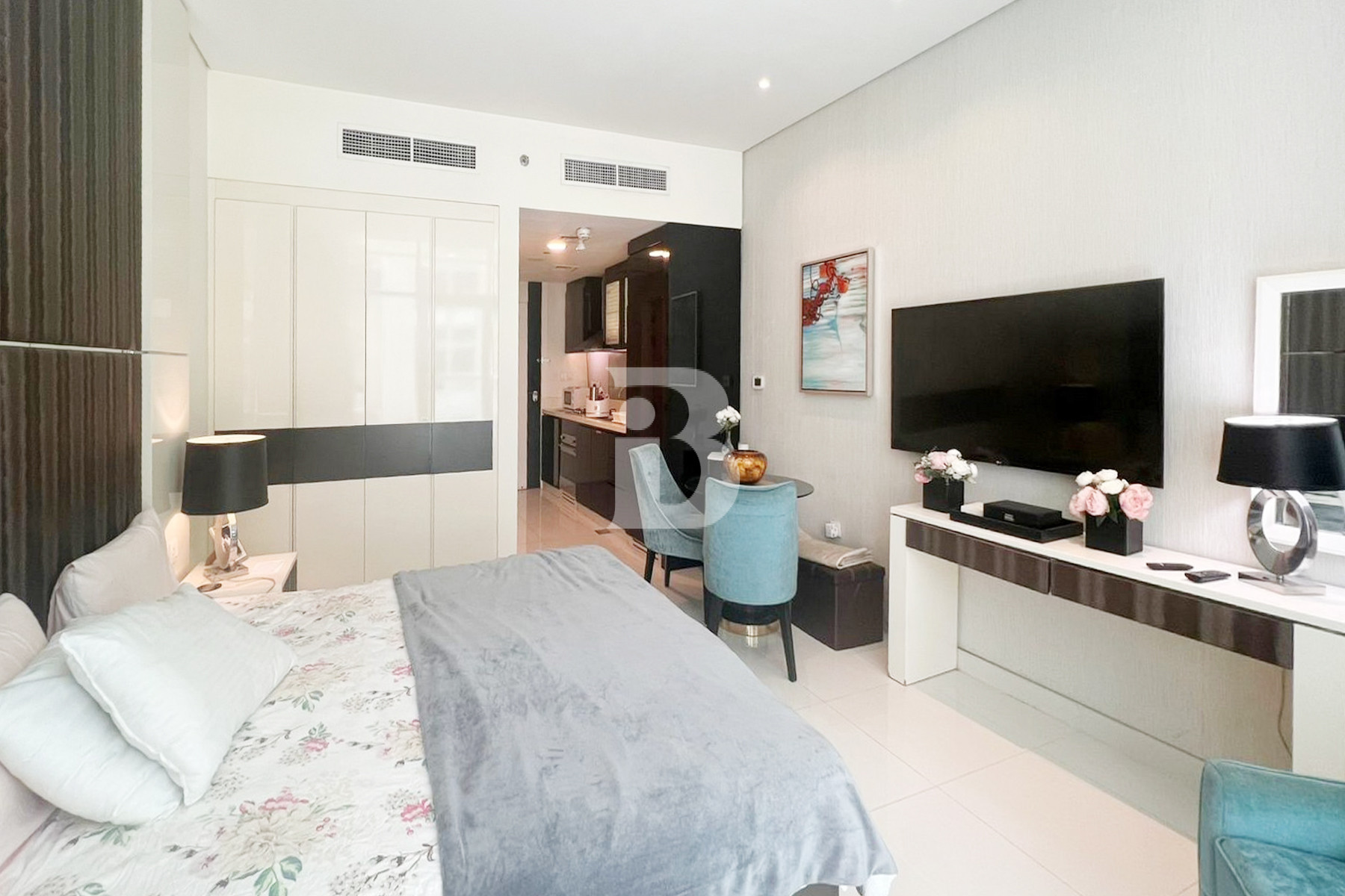 PARTIAL CANAL VIEW | FURNISHED | READY TO MOVE IN