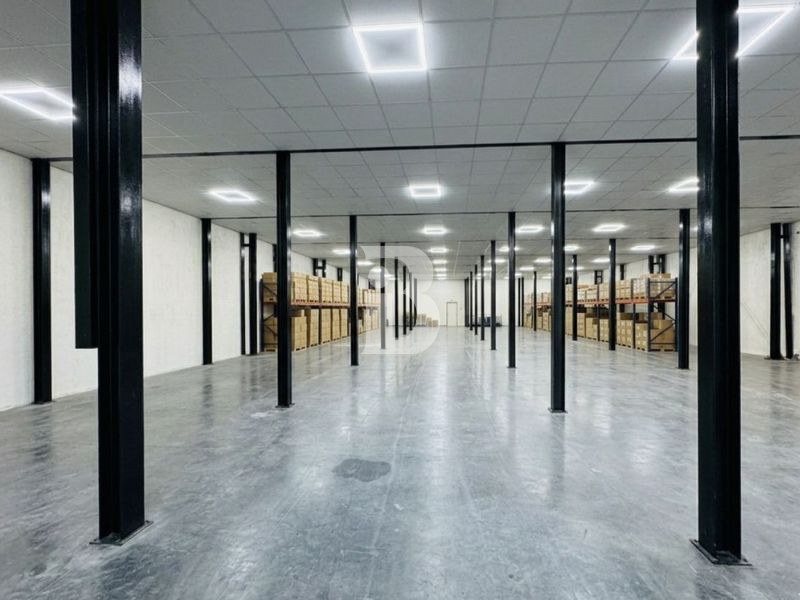 Premium Large Scale Warehouse|  Road Frontage