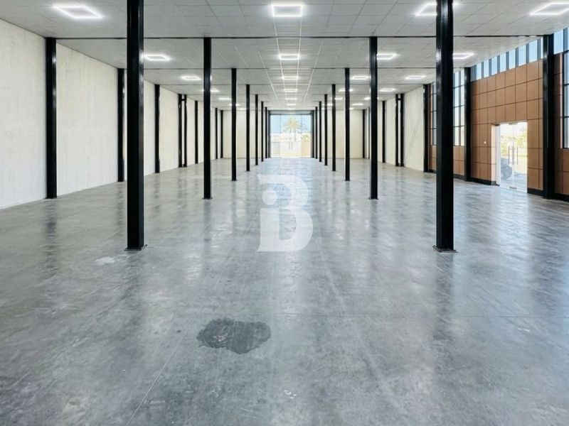 Premium Large Scale Warehouse|  Road Frontage