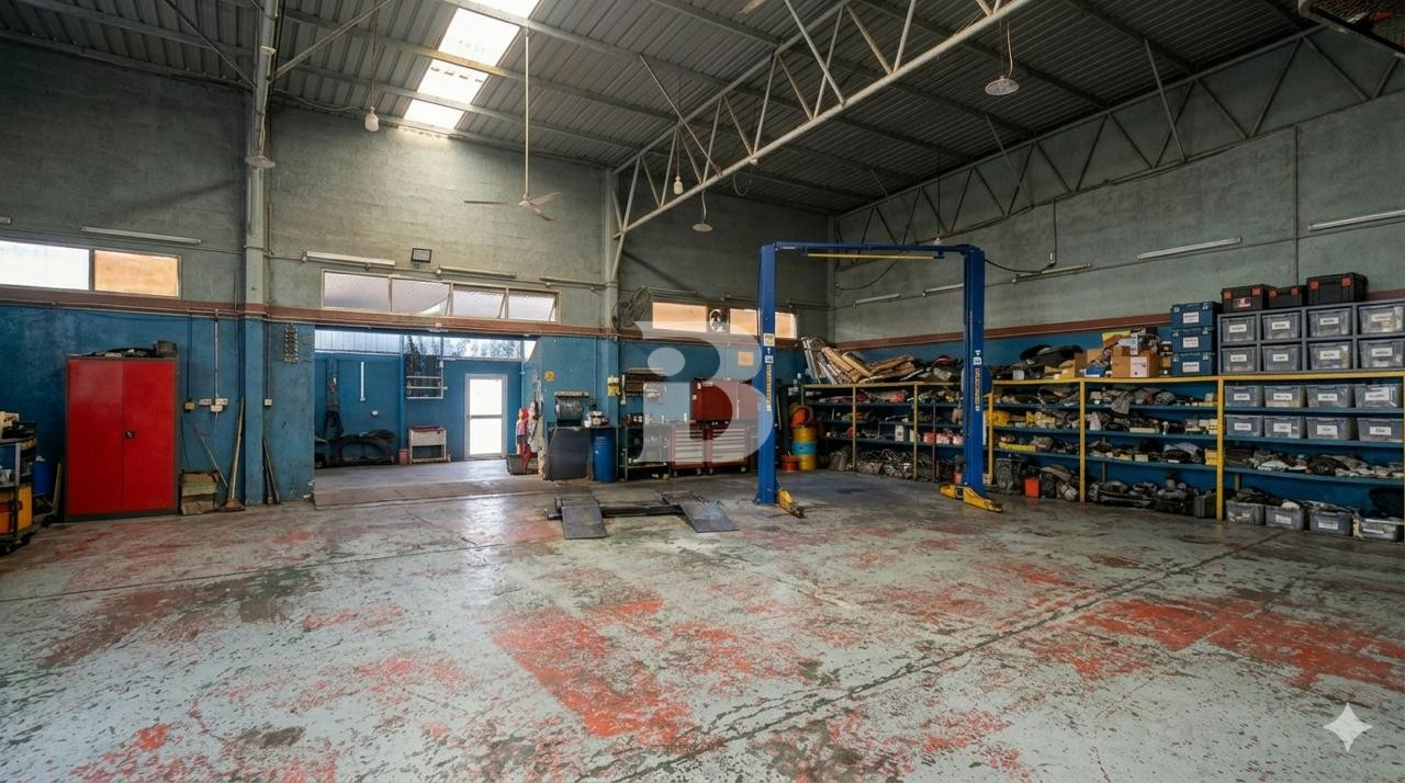 Efficient Industrial Warehouse in Al Quoz 4