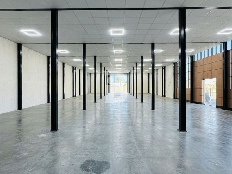 High-Power Industrial Warehouse | 180 kW