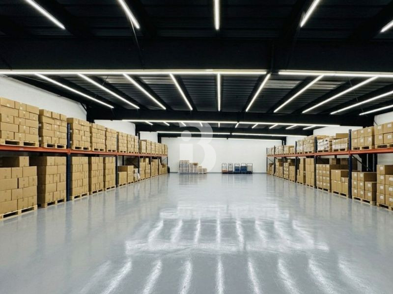 High-Power Industrial Warehouse | 180 kW