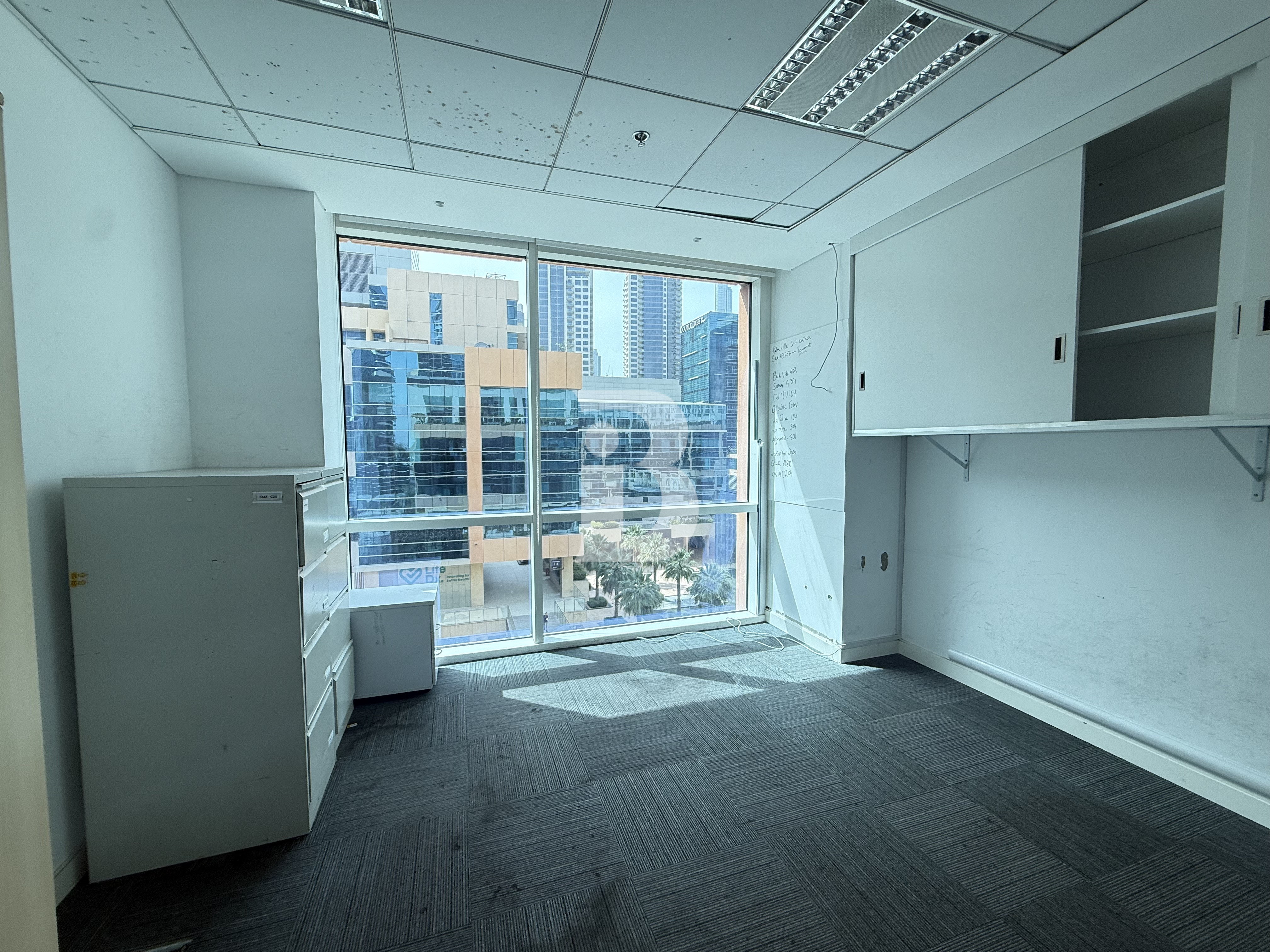 VACANT| CORNER UNIT | GRADE A | COURTYARD VIEW