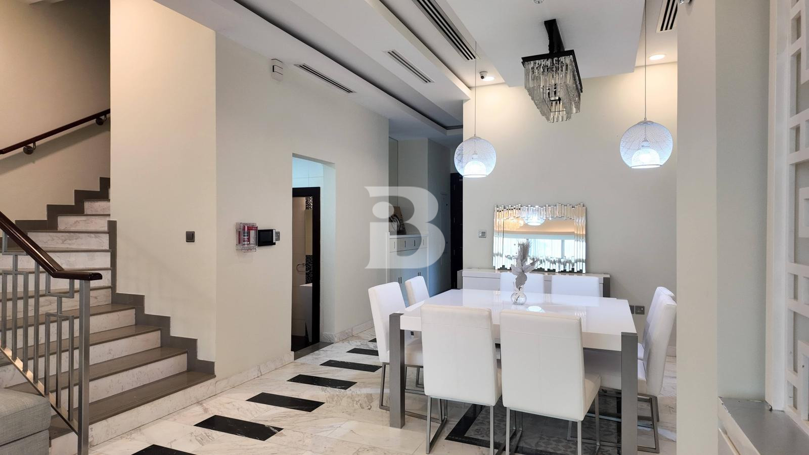UPGRADED| LANDSCAPED GARDEN | ON THE PARK | FURNISHED
