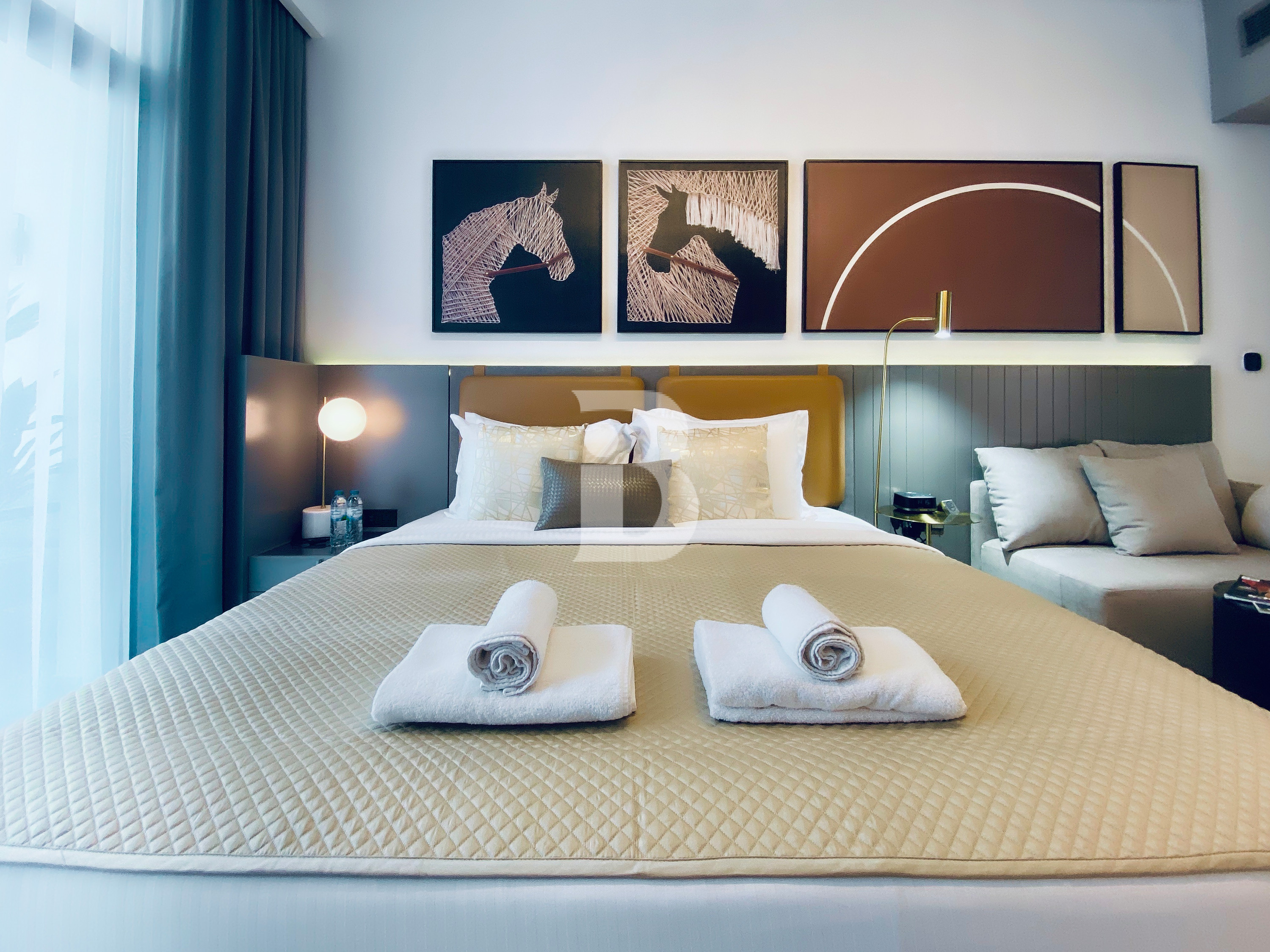 FULLY FURNISHED | DOWNTOWN VIEW | VACANT