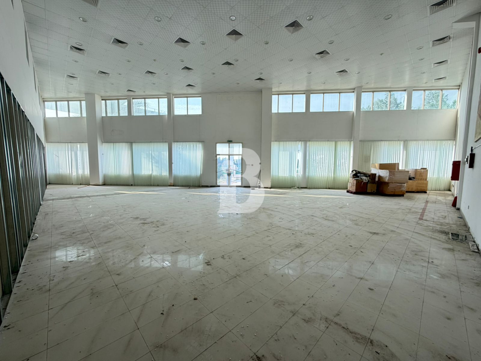 Showroom and Warehouse of 39000 sqft in DIP 1