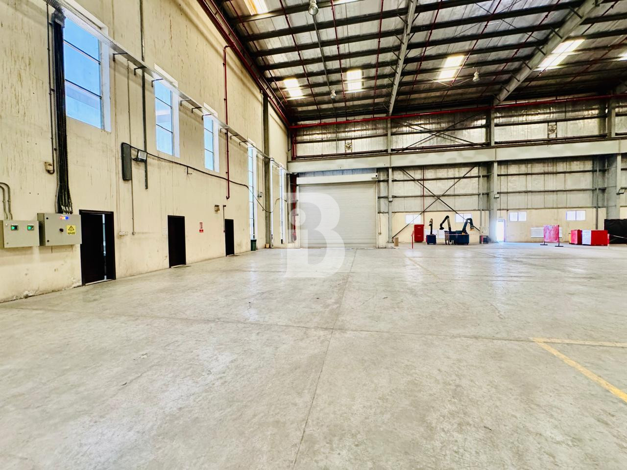 Fitted AC | 8 Mtrs | 200Kw Power | Open Layout