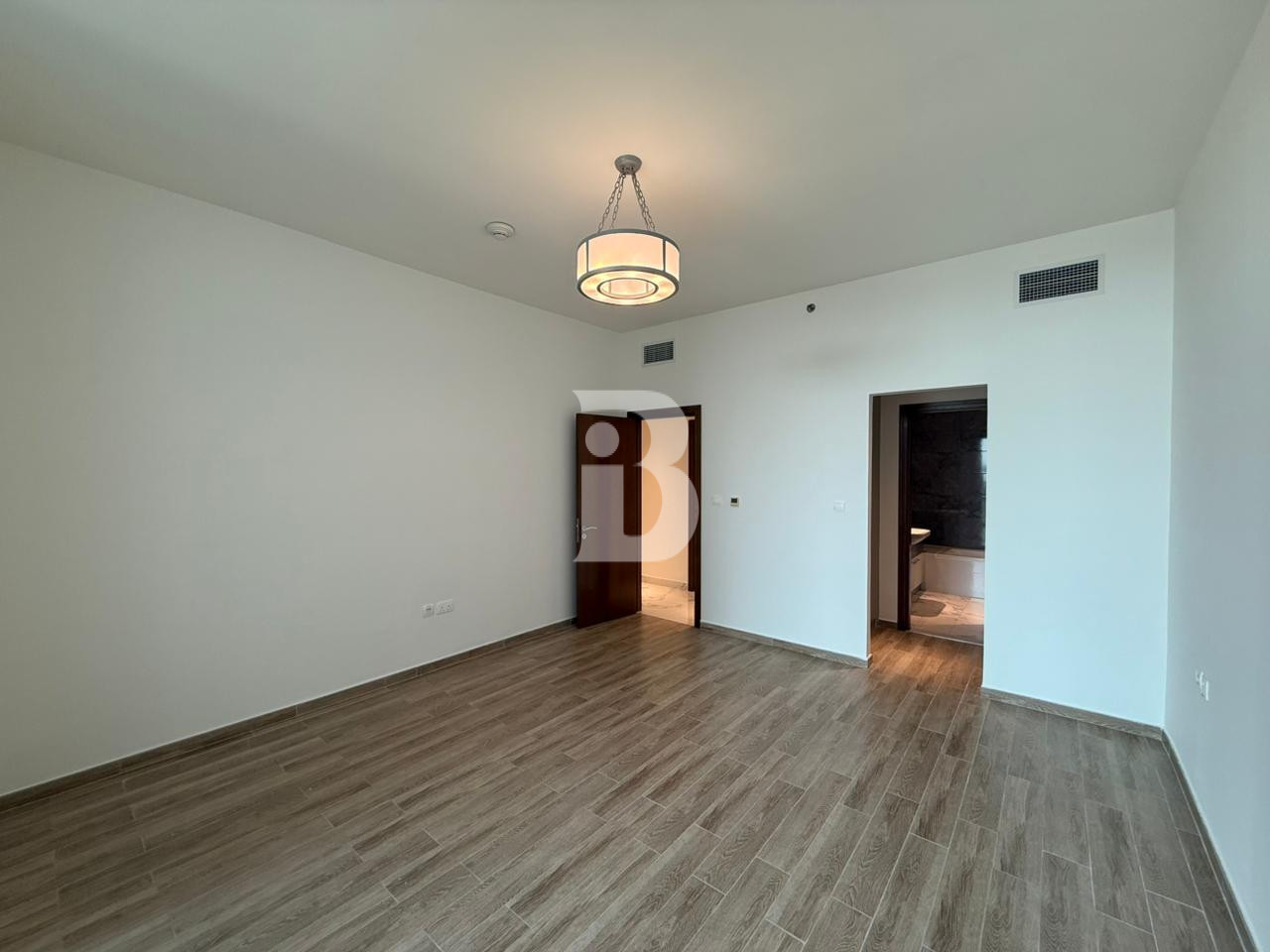 Prime location | Vacant | Multiple Cheques